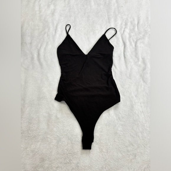 Elegant Black Women's Bodysuit‎ - Picture 1 of 3